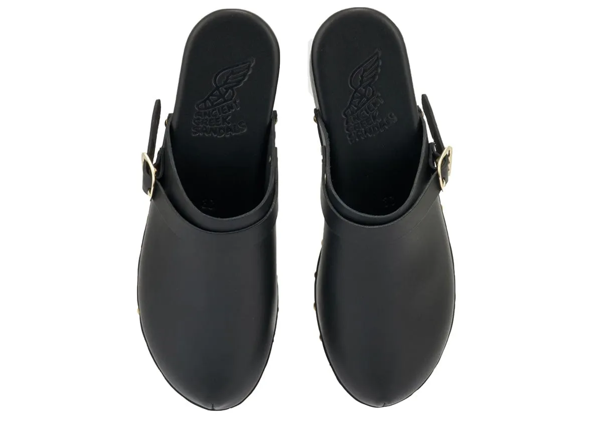 Classic Closed Leather Clog