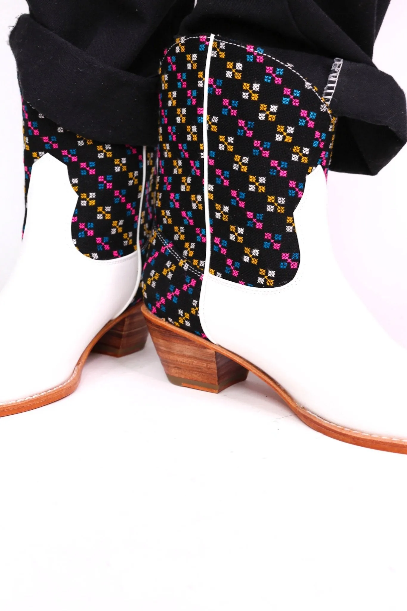 EMBROIDERED WESTERN BOOTS FRANIA